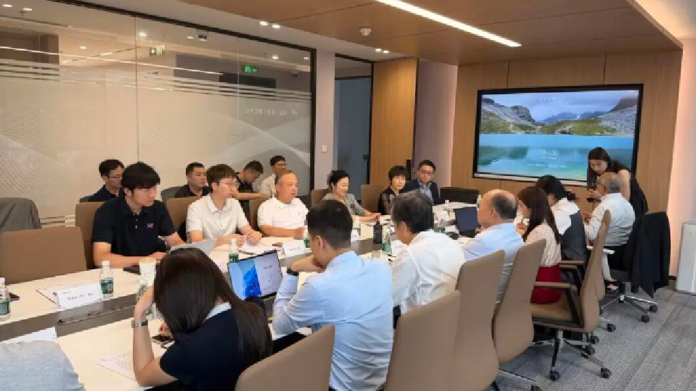 深化中越数智互通，春桥集团苏勇主席一行莅临安联通参观交流